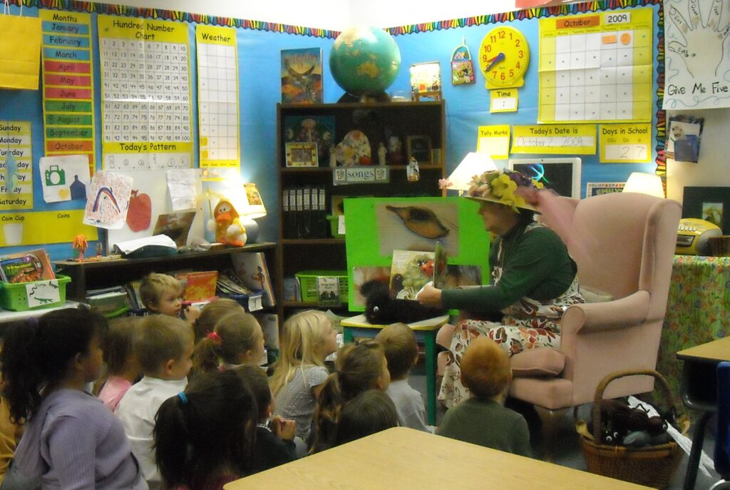 Miss grian teaching a kindergarten class